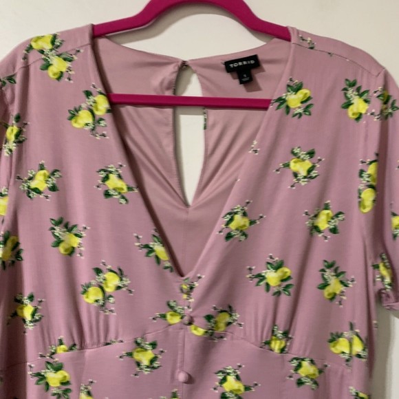 Torrid Midi Dress Size 1X Mauve Pink Lemon Novelty Print Challis Button Front - Picture 3 of 12